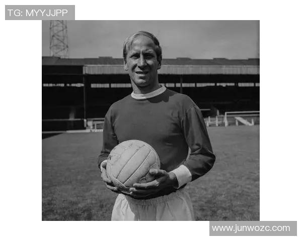 逆境中奋起的足球传奇球星用拼搏书写不屈与荣耀人生